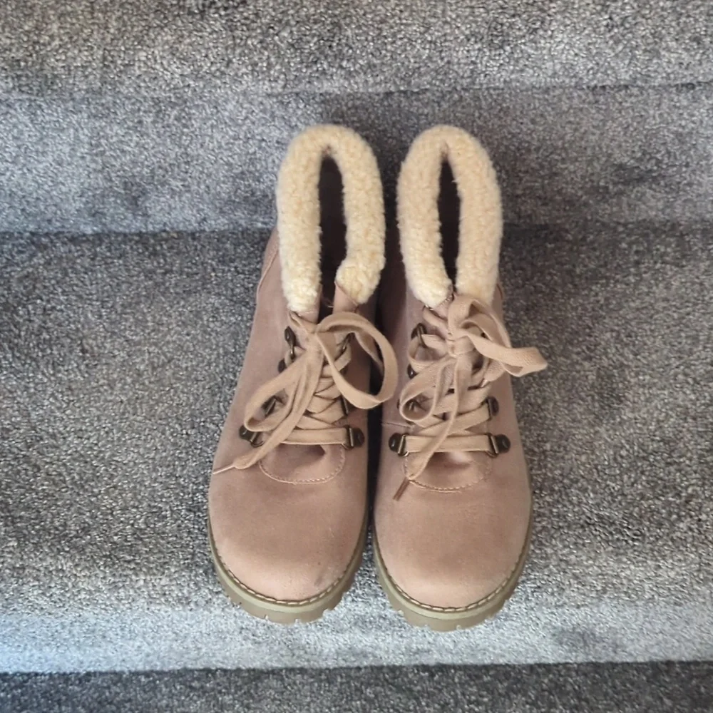 Cliffs white mountain ankle boots